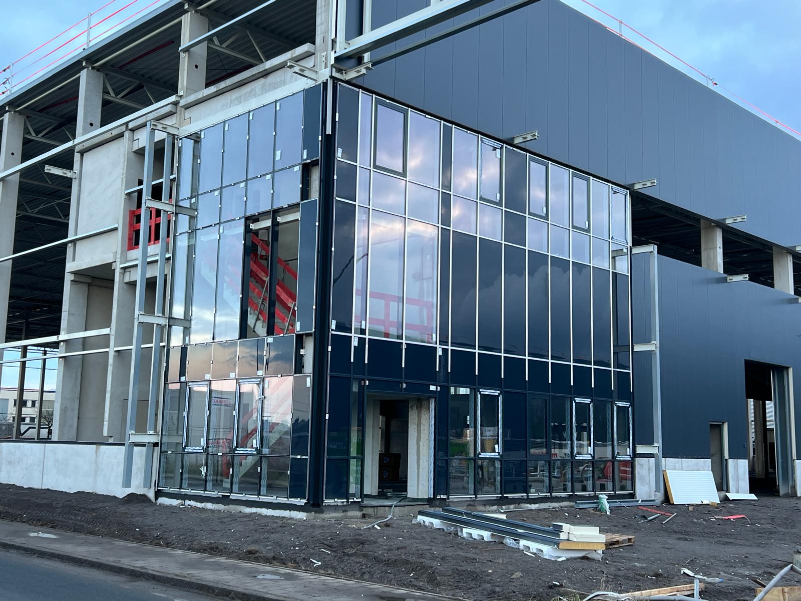 Bremen Logistics Center – Innovative Glass Solutions for Maximum Efficiency