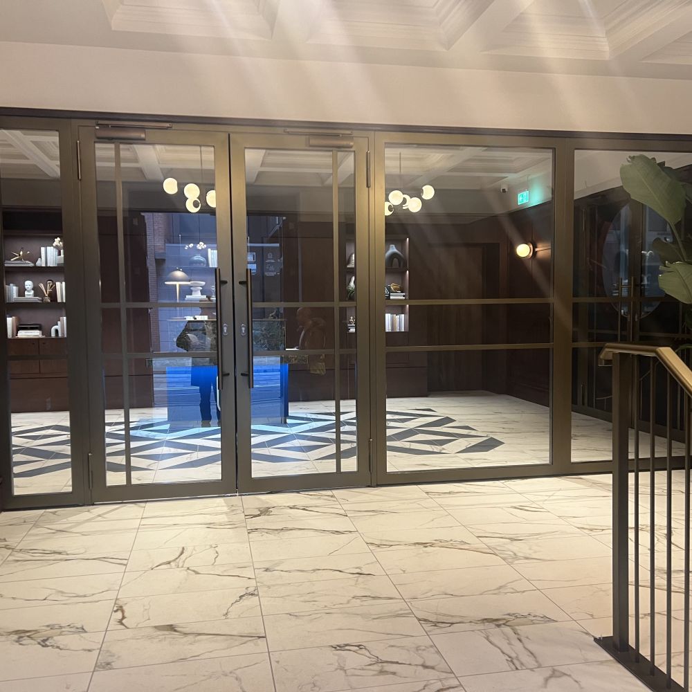 Historic building in Mosley Street