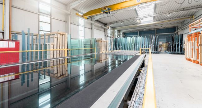 Glass blank from the conveyor belt